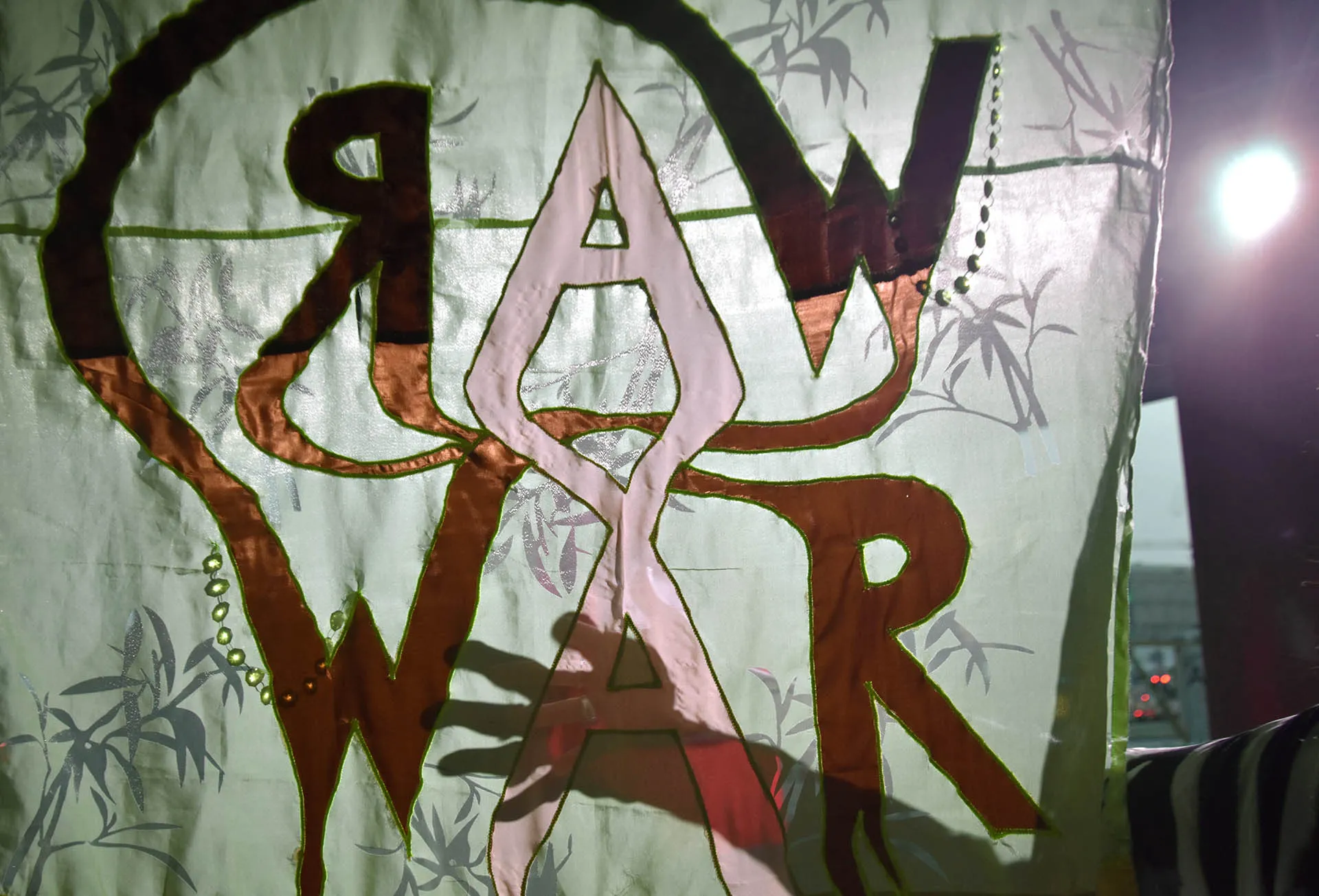 war raw low